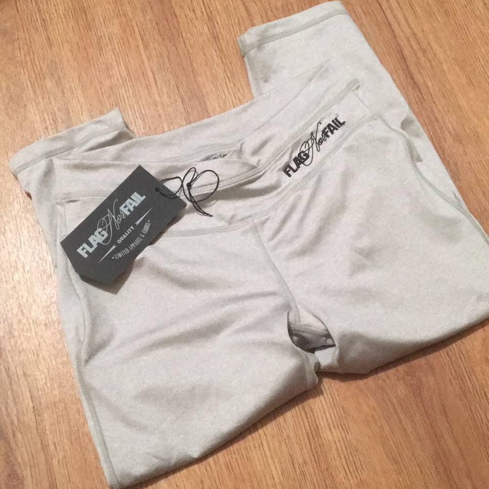 NWT Flag nor Fail capri